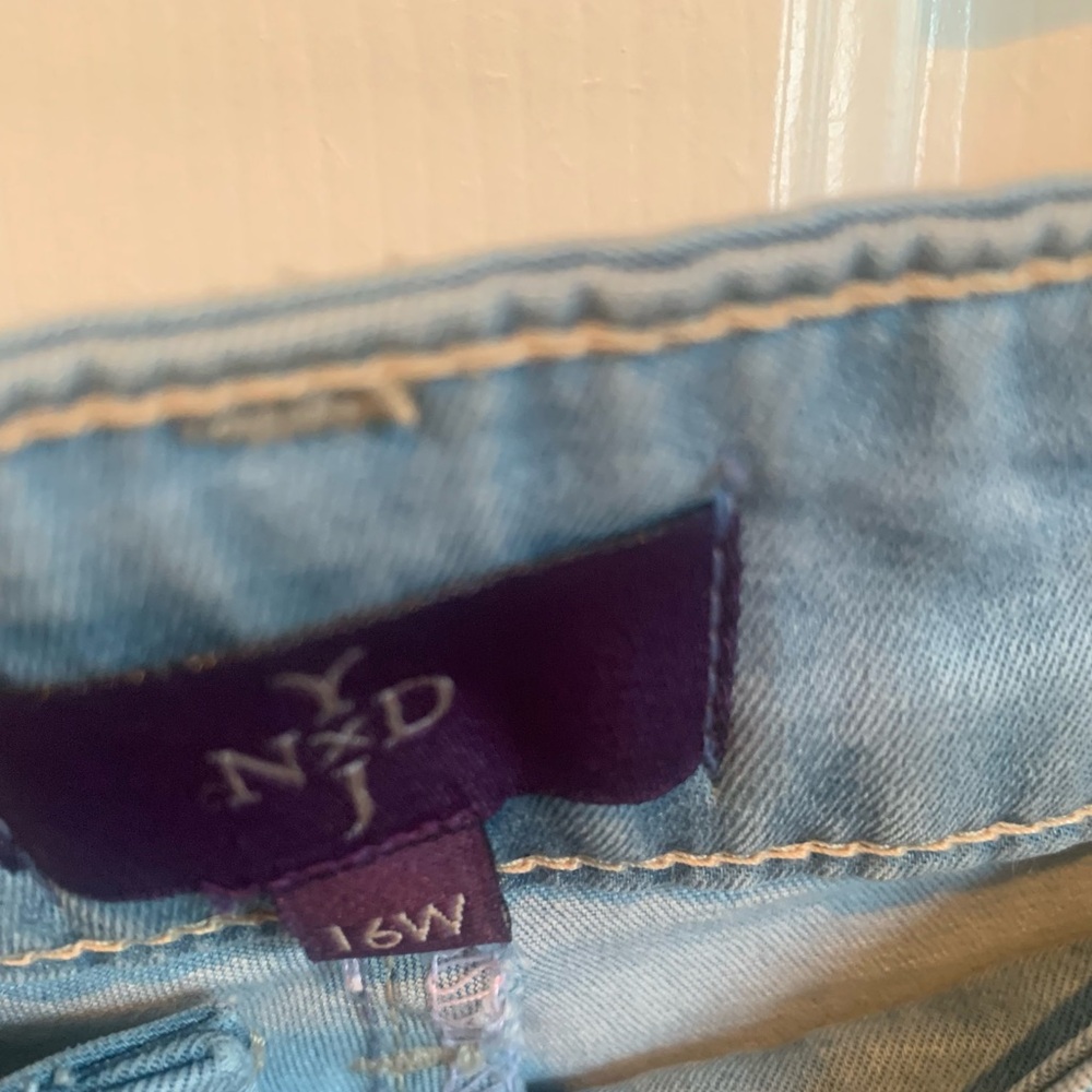 NYDJ Claire wide leg denim trouser. Size 16W, light wash denim. New!! - Picture 6 of 6
